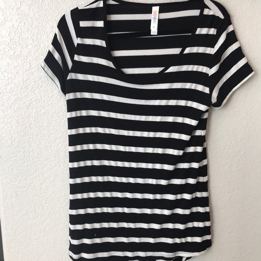 GUC XS STRIPED LULAROE CLASSIC TEE